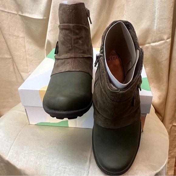 EARTH ORIGINS “Phoenix” Suede Leather Bootie in Dark Olive BNIB - Picture 12 of 16